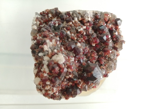 结晶学与矿物学实验室-石榴子石晶体