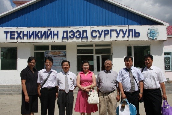 支援蒙古共和国达尔汗工学院物理实验室