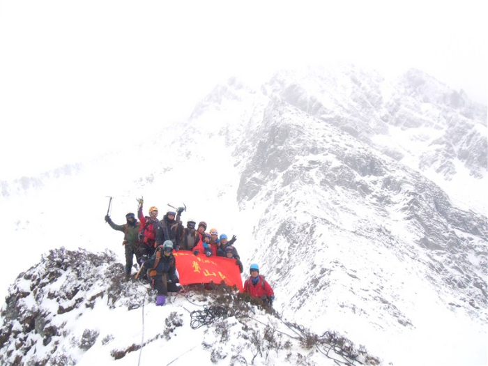 郭程等-四川大雪塘-2013