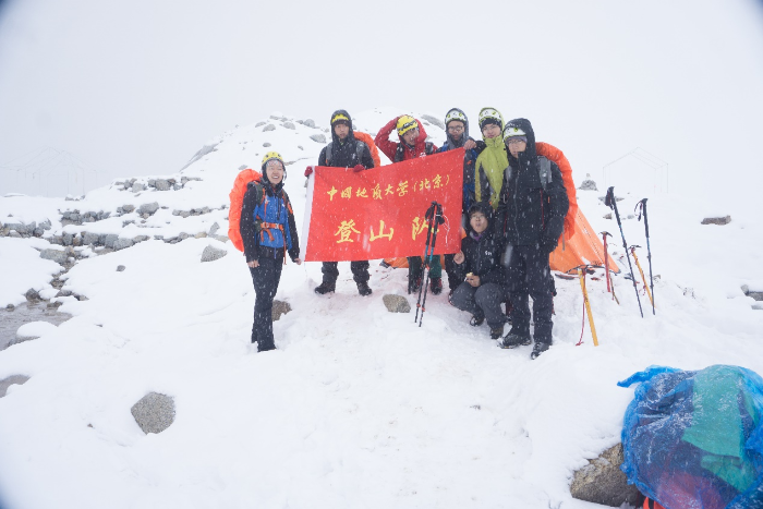 胡进等-四川雀儿山-2015