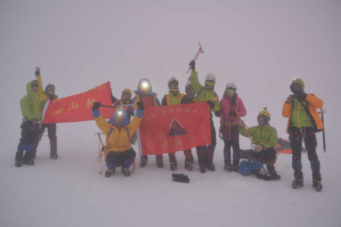 苏亚龙等-四川雀儿山-2016年