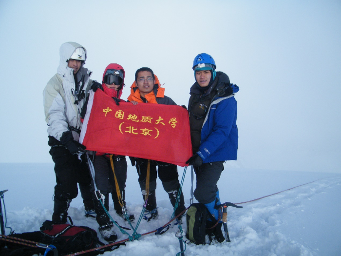 温旭等-半脊峰-2009