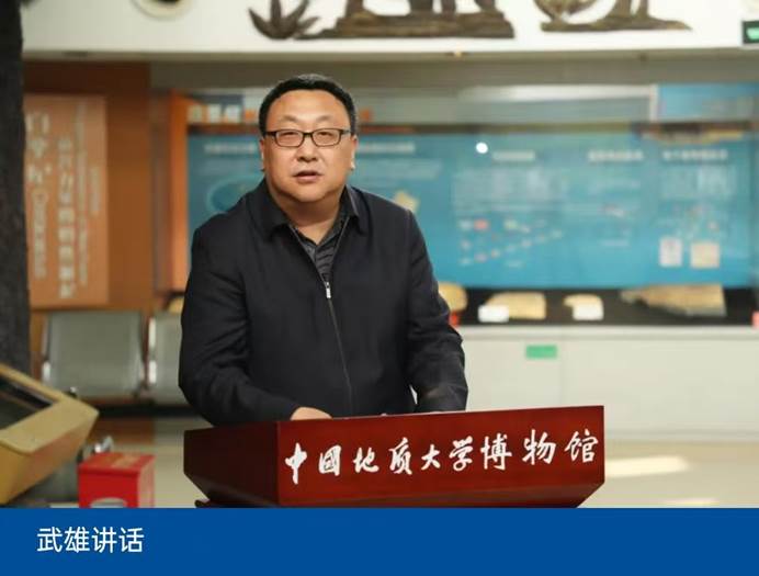 人在商店里 AI 生成的内容可能不正确。