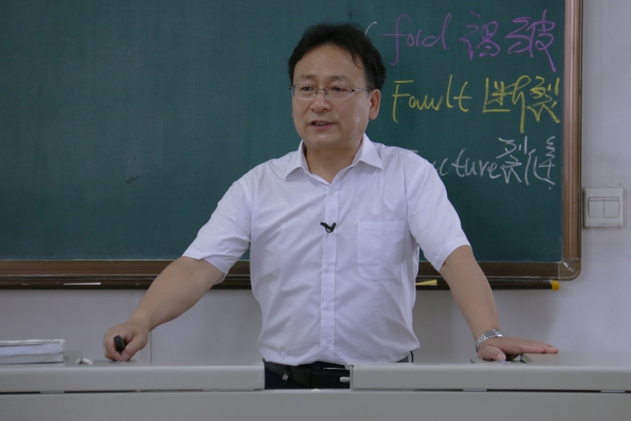 2018-7-2=ok1=上传照片1=丁文龙 候选人-本科教学课堂授课单独个人正面照