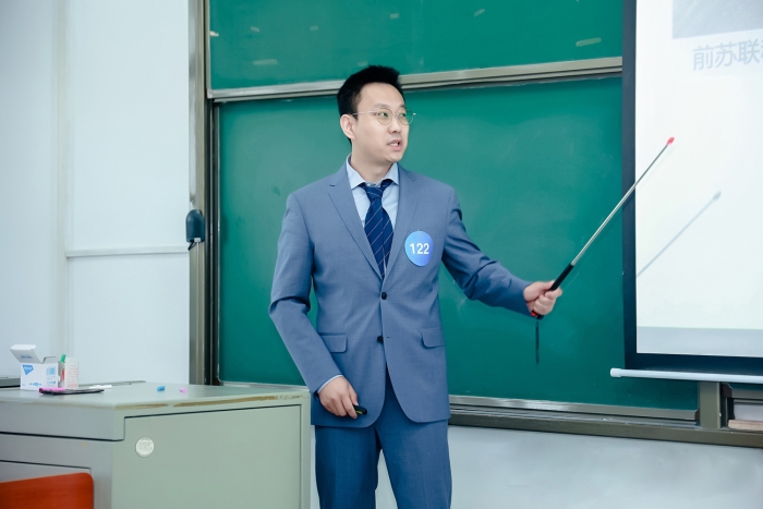 孟俊个人照上传