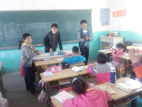 课堂气氛活跃