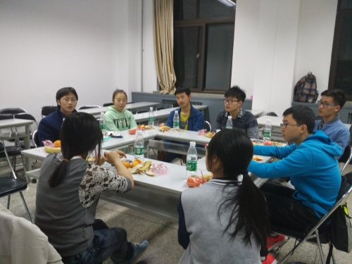 王重介绍我校科协活动