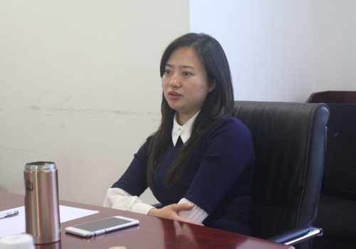 图为问尧老师提问