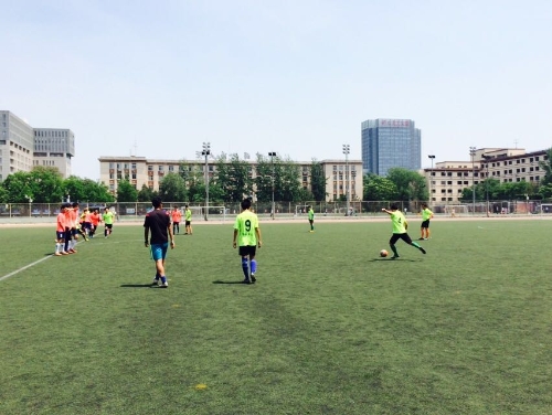 传球--扑面而来的敌友