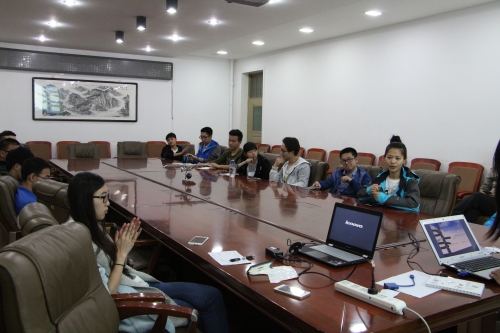 团长们认真听讲