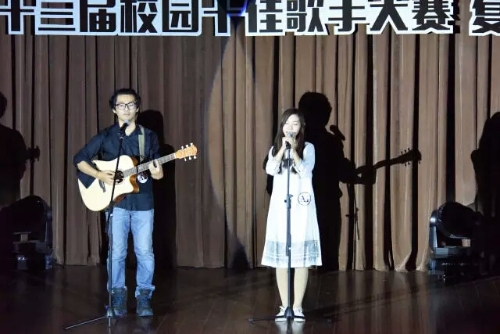 男女选手默契配合