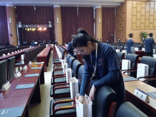 志愿者布置会场