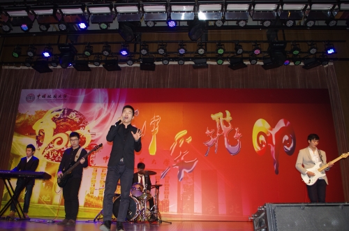 激情洋溢的歌曲《starlight》