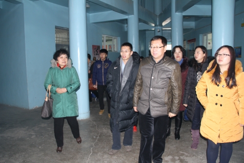 参观阜康第二中学