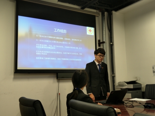 答辩人孙守衡进行答辩