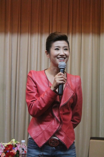 春妮老师莅临地大名人讲堂