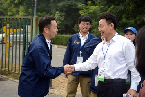 姜书记到达国家网球中心1