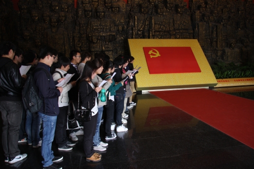 集体诵读《风雨沧桑卢沟桥》