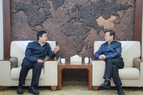 王书记与刘书记会谈