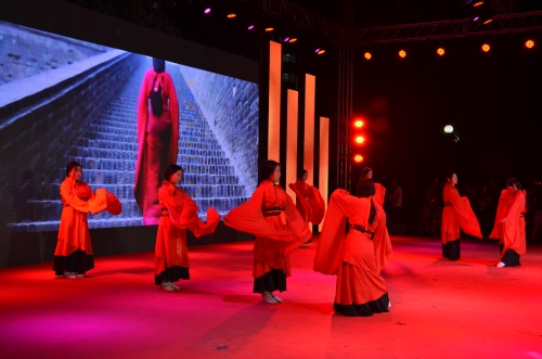 图为《礼仪之邦》