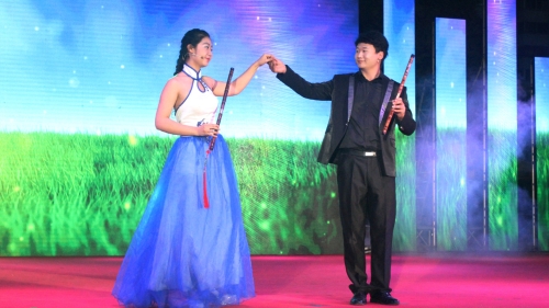 图为笛箫二重奏