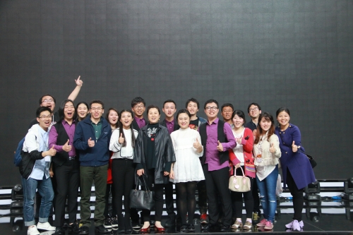 我校师生合影