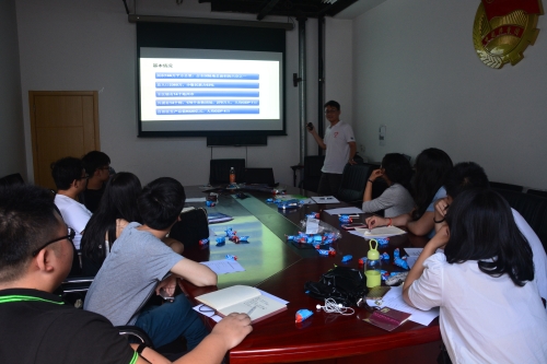 老团长进行岗前培训