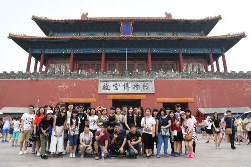 两岸青年参观故宫博物院