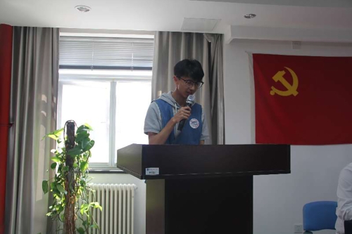 志愿者代表讲话