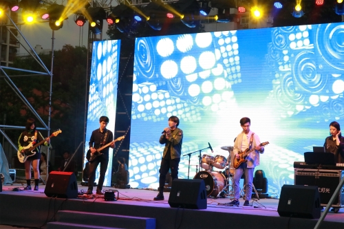 爱乐人音乐协会在演奏