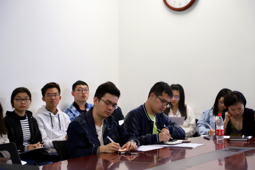 评委们在进行评分