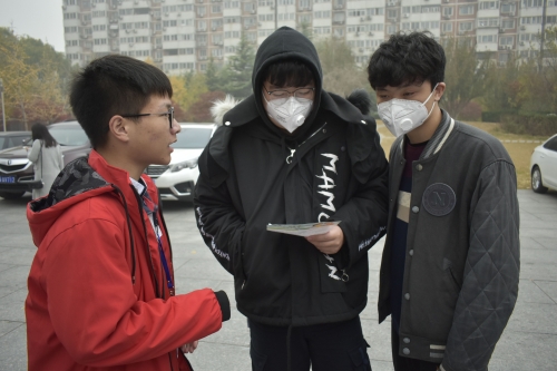 志愿者讲解相关知识