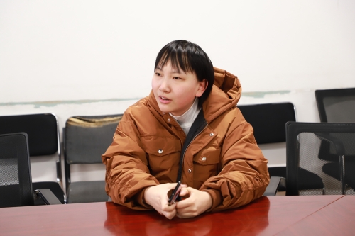 边玩动漫社社长汇报