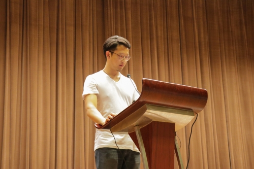 实践代表团作分享发言