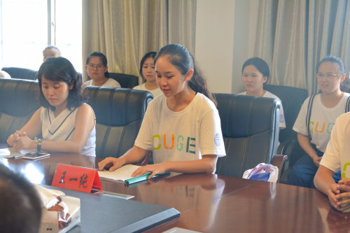 社会实践团学生代表王一纯发言