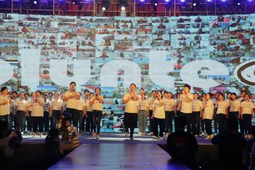 合唱《我们是青年志愿者》 合唱《我们是青年志愿者》