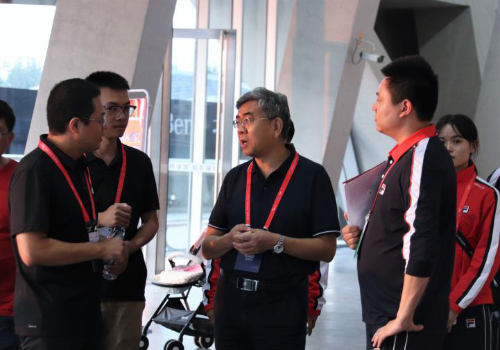 副校长王果胜了解我校志愿服务工作