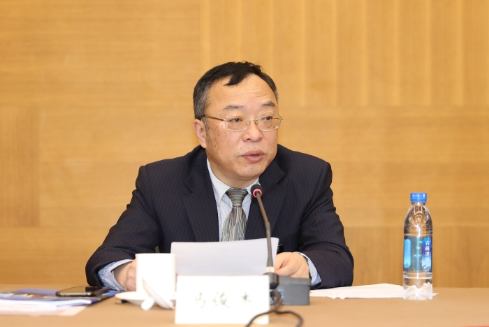 马俊杰书记主持会议