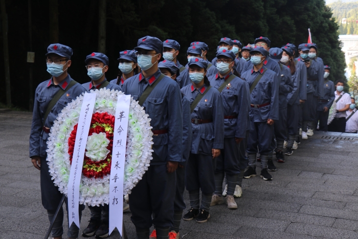 井冈山烈士陵园敬献花圈 井冈山烈士陵园敬献花圈